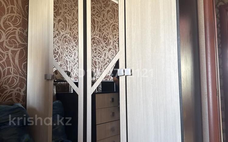 4-бөлмелі пәтер · 78.5 м² · 5/5 қабат, 22-шағынаудан 32, бағасы: 150 000 ₸ в Караганде, Алихана Бокейханова р-н — фото 2