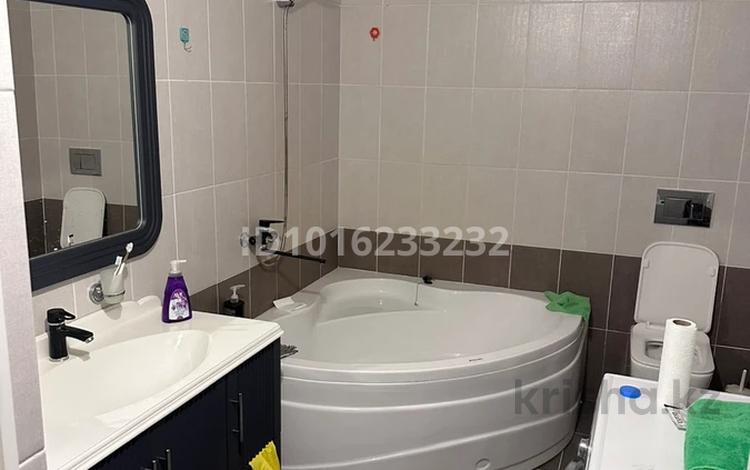 2-комнатная квартира · 70 м² · 10/17 этаж, 17-й мкр, 17-ш/а. 23 за 270 000 ₸ в Актау — фото 2