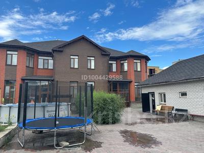 Отдельный дом · 14 комнат · 400 м² · 10 сот., 2 Переулок Жастар 5 — Физкультурная за 200 млн ₸ в Семее