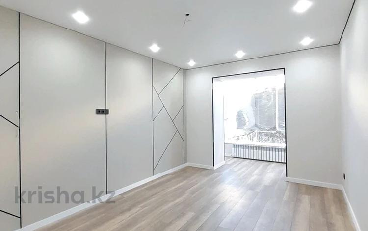 1-комнатная квартира · 48 м² · 1/9 этаж, Кеменгер — 10 мкр-н, р-н Париж за 19.8 млн ₸ в Уральске — фото 2