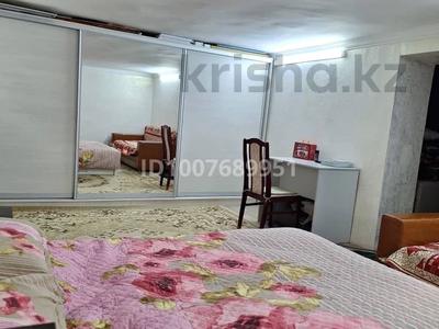 Отдельный дом · 4 комнаты · 120 м², мкр Достык, Дзержинского 14 за 1 млн 〒 в Алматы, Ауэзовский р-н