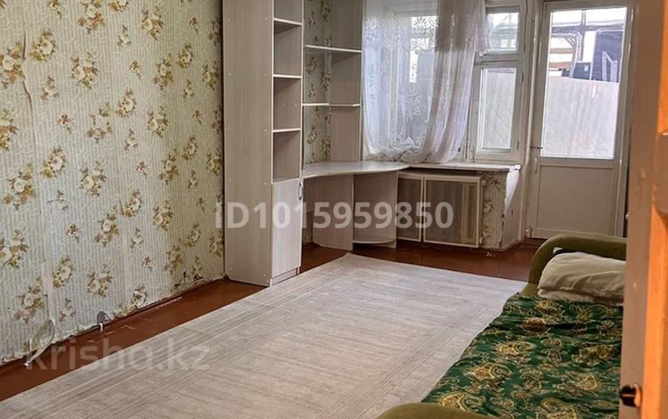 2-комнатная квартира · 53.9 м² · 1/5 этаж, мкр Строитель 1/3 за 15.5 млн ₸ в Уральске — фото 2