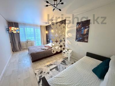 Аренда квартир посуточно в Карагандинской обл.: 1-комнатная квартира · 30 м² · 5/5 этаж, Пришахтинск, 22й микрорайон 6 за 10 000 〒 1-комнатная квартира · 30 м² · 5/5 этаж, Пришахтинск, 22й микрорайон 6 за 10 000 〒 в Караганде, Алихана Бокейханова р-н