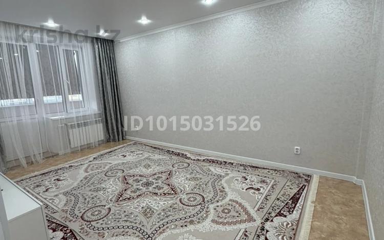 2-комнатная квартира · 56.2 м² · 9/9 этаж, мкр Старый Аэропорт, самал 104 — 10мкр ,улица тәуелсіздік,Самал 104 за 21.5 млн ₸ в Уральске — фото 2