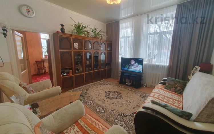 2-комнатная квартира, 45.2 м², 1/2 этаж, Жамбыла 143 за 14.5 млн 〒 в Караганде, Казыбек би р-н — фото 2