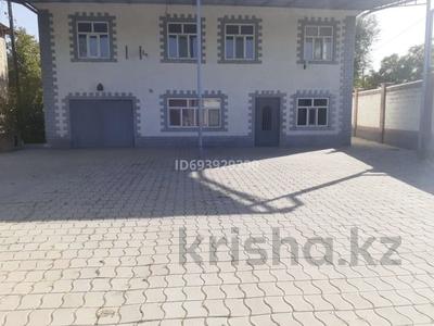 Отдельный дом · 4 комнаты · 204.9 м² · 8.12 сот., 3 пер Валиханова 52А за 30.5 млн 〒 в Таразе