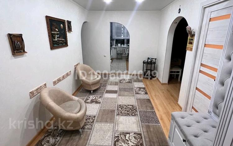 3-бөлмелі пәтер · 80 м² · 2/2 қабат, 12 микрорайон 4, бағасы: 23.5 млн ₸ в Балхаше — фото 2