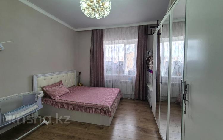 2-комнатная квартира · 80 м² · 4/5 этаж, мкр. Алтын орда за 27.8 млн ₸ в Актобе — фото 2
