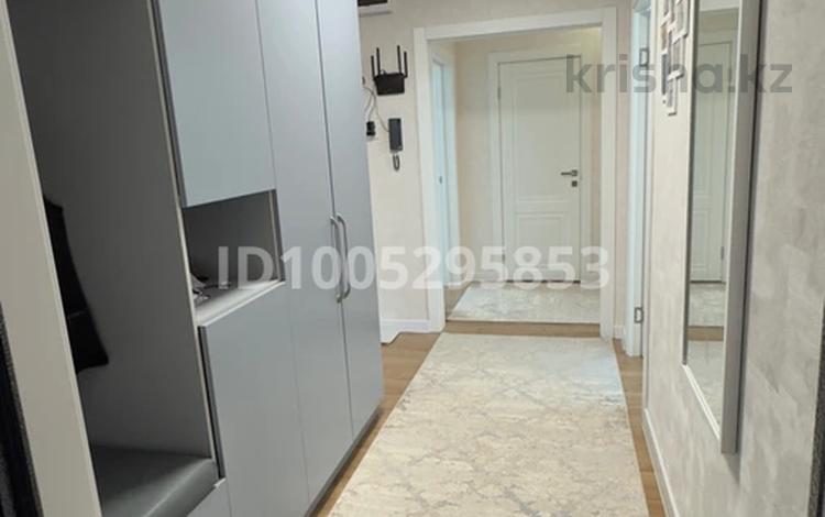 3-бөлмелі пәтер · 70 м² · 7/9 қабат, 5 микрорайон 20, бағасы: 32 млн ₸ в Аксае — фото 2