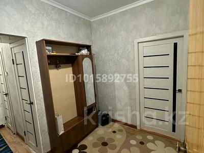 1-комнатная квартира · 42.8 м² · 1/5 этаж, Водник 1 48 — Базар Алатау. школа 15. за 18 млн ₸ в Боралдае (Бурундай), мкр Водник-1