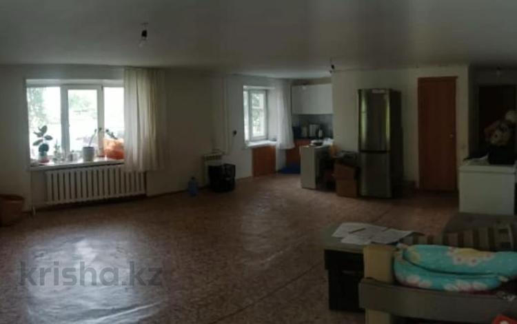 2-комнатная квартира · 43.5 м² · 1/9 этаж, Кабанбай Батыра 154 за 16 млн ₸ в Усть-Каменогорске — фото 2