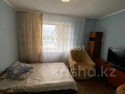 1-комнатная квартира · 35 м² · 1/5 этаж, Абая — Курмангазы за 2 000 ₸ в Уральске, мкр Школьник