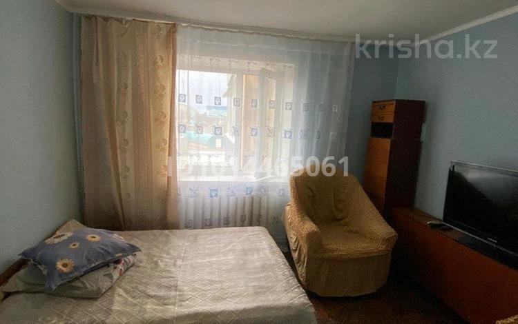 1-комнатная квартира · 35 м² · 1/5 этаж, Абая — Курмангазы за 2 000 ₸ в Уральске, мкр Школьник — фото 2