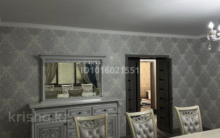3-комнатная квартира · 100 м² · 1/5 этаж, мкр Нурсат 86 за 280 000 ₸ в Шымкенте, Каратауский р-н — фото 2
