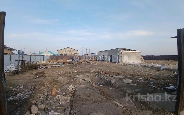 Участок · 8 соток, мкр Жулдыз-2, Тендик Жауыров 31 — Школы рядом строится садик, можно подбизнес, угловой за 16.5 млн 〒 в Атырау — фото 2