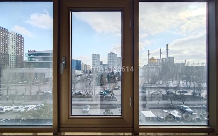 2-бөлмелі пәтер · 70 м² · 3/6 қабат, Достык 1, бағасы: 60 млн ₸ в Астане, Есильский р-н — фото 2