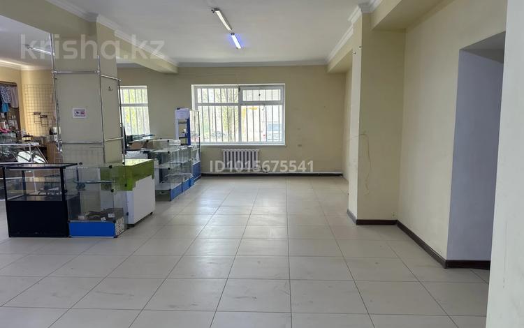 Еркін, дүкендер мен бутиктер · 40 м², бағасы: 100 000 ₸ в Актобе, мкр 5 — фото 2