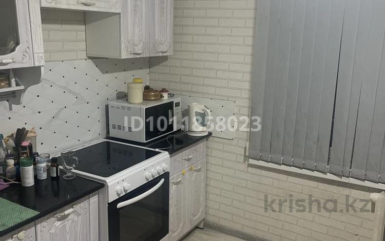 3-бөлмелі пәтер · 75 м² · 1/5 қабат, Мухамеджанова 35, бағасы: 32 млн ₸ в Балхаше — фото 2
