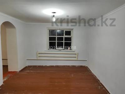 Жеке үй · 4 бөлме · 200 м² · 10 сот., Жамбула 68 — Рядом базар и школа Б Садыков, бағасы: 8 млн ₸ в им. Турара рыскуловой