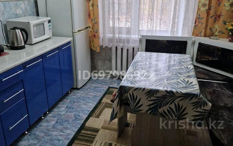 1-бөлмелі пәтер · 33 м² · 1/10 қабат, Жамакаева 153, бағасы: 8 000 ₸ в Семее — фото 2