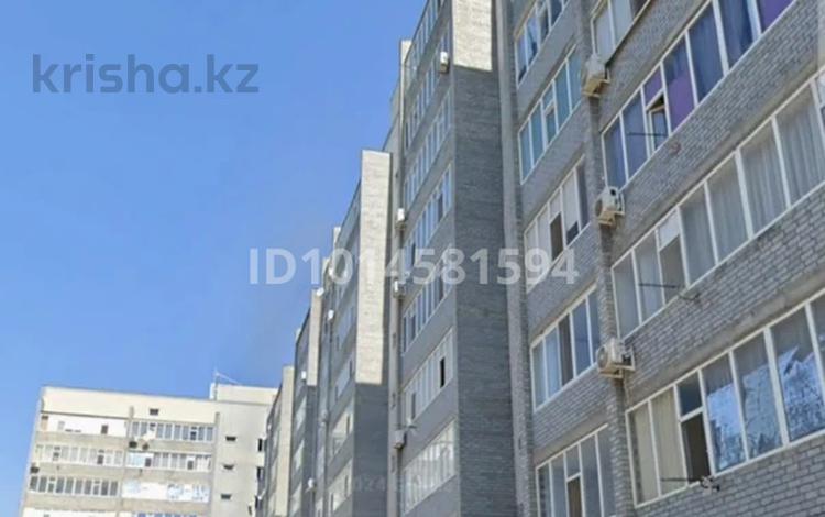 2-бөлмелі пәтер · 60 м² · 4/9 қабат, Қонаев ш/а. 27, бағасы: 26 млн ₸ в Уральске, мкр Кунаева — фото 2