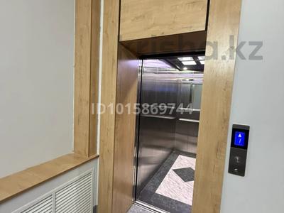 1-бөлмелі пәтер · 44 м² · 8/9 қабат, Ескі аэропорт ш/а., Самал 72/3, бағасы: 20 млн ₸ в Уральске, мкр Старый Аэропорт