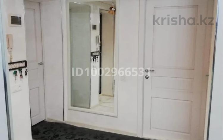 3-бөлмелі пәтер · 70 м² · 3/5 қабат, мкр Малый Самал, Алимбетова 45 б — Байтұрсынова Алимбетова, бағасы: 35 млн ₸ в Шымкенте, Туран р-н — фото 3