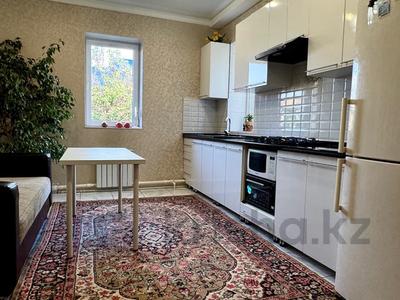 Продажа домов и дачи в Карагандинской обл.: Отдельный дом · 5 комнат · 125 м² · 6.6 сот., Майкудук, Мкр Берлин, улица Манежная 33а — Манежная 33а район Ануар/35 школа за 28.5 млн 〒 Отдельный дом · 5 комнат · 125 м² · 6.6 сот., Майкудук, Мкр Берлин, улица Манежная 33а — Манежная 33а район Ануар/35 школа за 28.5 млн 〒 в Караганде, Алихана Бокейханова р-н