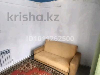 Отдельный дом · 1 комната · 35 м², Толстого 43 — Мкр Болашак за 60 000 〒 в Актобе, мкр Москва