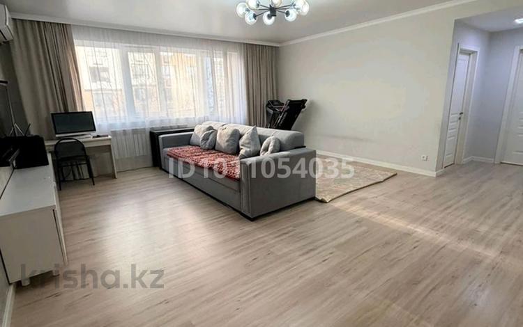 2-бөлмелі пәтер · 82.1 м² · 4/5 қабат, мкр Думан-2 22, бағасы: 49.5 млн ₸ в Алматы, Медеуский р-н — фото 2