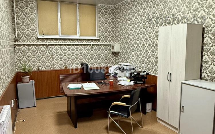 Еркін, кеңселер, дүкендер мен бутиктер, қоймалар, қоғамдық тамақтану орны, сұлулық салондары, монша, қонақ үй және демалыс орындары, фитнес және спорт, медорталықтар мен дәріханалар, білім орталықтары, ойын-сауық, конференц-залдар, кабинеттер және жұмыс орындары, студиялар · 20 м², бағасы: 80 000 ₸ в Алматы, Наурызбайский р-н — фото 2