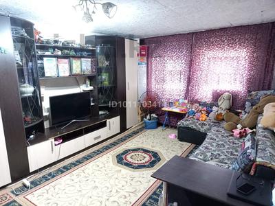 Отдельный дом · 3 комнаты · 75 м² · 6.5 сот., Абая — Школа имени Пушкина за 3.9 млн 〒 в Уштобе
