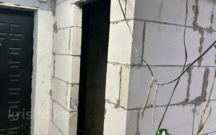 1-бөлмелі пәтер · 30 м² · 3/5 қабат, Карла Маркса 12 — Магазин Мебельный, бағасы: 4 млн ₸ в Шахтинске — фото 2