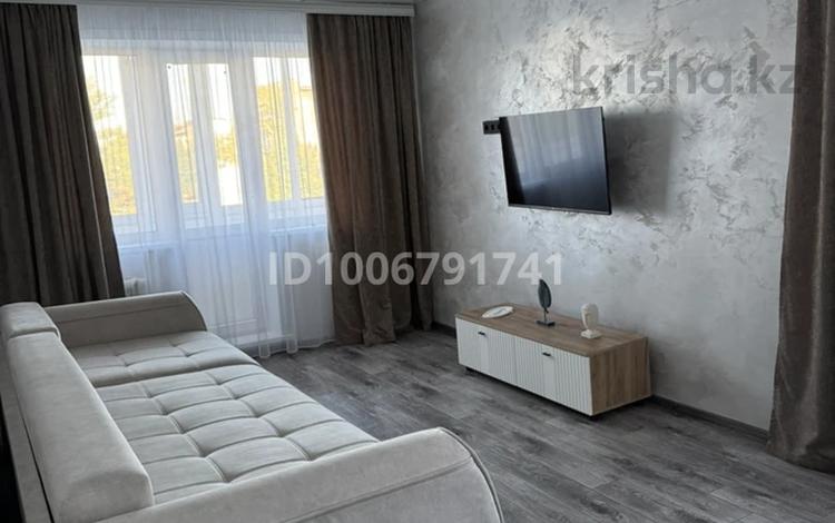 2-бөлмелі пәтер · 46 м² · 4/5 қабат, Машхур Жусупа 8 — Лермонтова-Машхур Жусупа, бағасы: 1 000 〒 в Павлодаре — фото 2