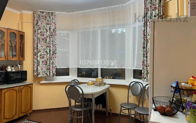 2-бөлмелі пәтер · 66 м² · 7/9 қабат, мкр Сары Арка 39, бағасы: 29 млн ₸ в Атырау — фото 2