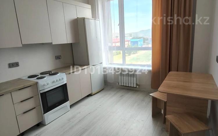 2-бөлмелі пәтер · 56 м² · 4/10 қабат, Есенберлина 58, бағасы: 300 000 ₸ в Усть-Каменогорске — фото 6