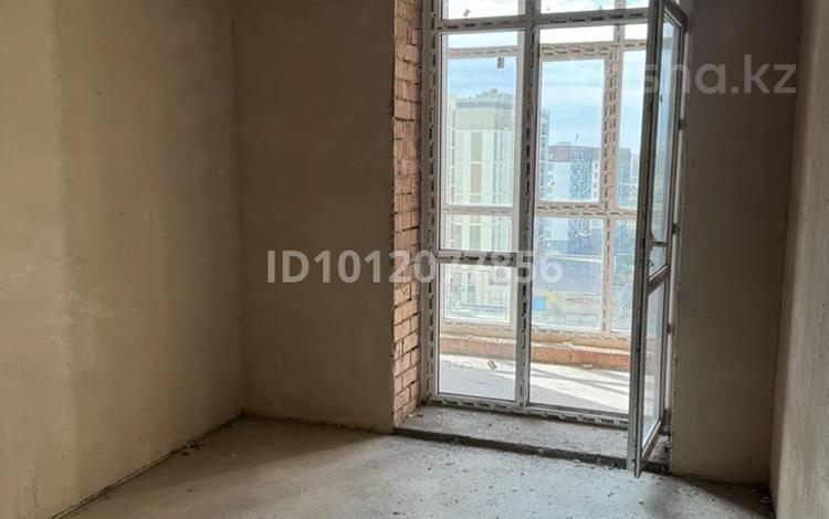 1-бөлмелі пәтер · 38 м² · 10/12 қабат, ул. Чингиза Айтматова 65, бағасы: 19.5 млн ₸ в Астане, Есильский р-н — фото 2