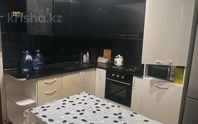 2-комнатная квартира · 60 м² · 4/5 этаж, мкр Айнабулак-3 142 за 250 000 ₸ в Алматы, Жетысуский р-н — фото 2