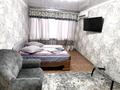 1-комнатная квартира, 45 м², 1/5 этаж посуточно, Анаркулова 15 за 13 000 〒 в Жезказгане — фото 2