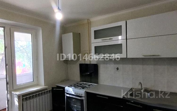 2-комнатная квартира · 54 м² · 2/5 этаж, мкр 8 за 17 млн ₸ в Актобе — фото 2