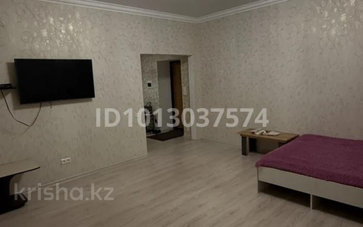 1-бөлмелі пәтер · 60 м² · 2/7 қабат, Алтын орда ш/а., Алия Молдагулова 60/1, бағасы: 180 000 ₸ в Актобе, мкр. Алтын орда — фото 2