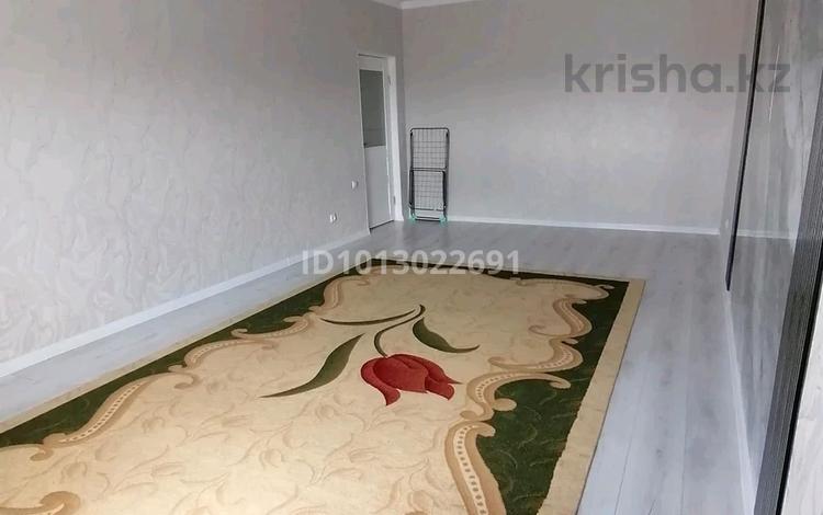 2-бөлмелі пәтер · 67 м² · 2/5 қабат, Алтын орда ш/а. 49 Р, бағасы: 170 000 ₸ в Актобе, мкр. Алтын орда — фото 2
