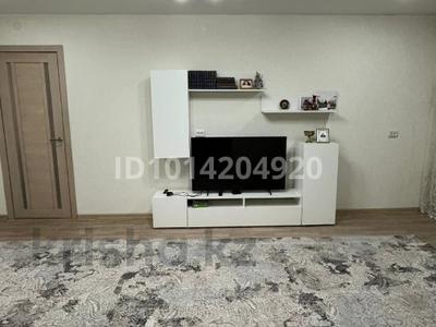 2-бөлмелі пәтер · 60 м² · 3/3 қабат, Красина 83, бағасы: 10.5 млн ₸ в Семее, Красный Кордон