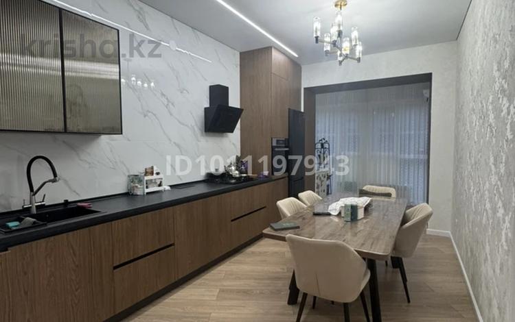 3-бөлмелі пәтер · 110 м² · 1/9 қабат, мкр. Алтын орда, Проспект Алии Молдагуловой — Маңгілік ел и Молдагулова, бағасы: ~ 66.9 млн ₸ в Актобе — фото 2