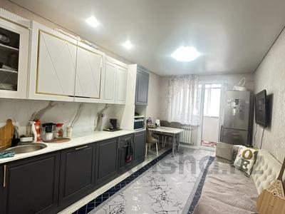 2-комнатная квартира · 64 м² · 9/10 этаж, Айнаколь 62 за 31 млн ₸ в Астане, Сарайшык р-н