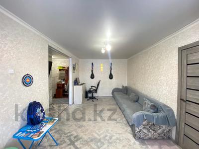 2-комнатная квартира · 44 м² · 1/5 этаж, Майкудук, 13й микрорайон за 10 млн ₸ в Караганде, Алихана Бокейханова р-н