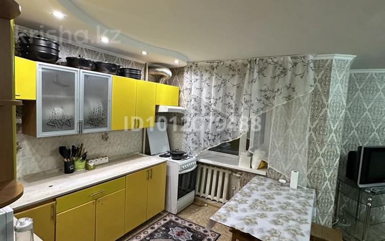 3-бөлмелі пәтер · 67.3 м² · 2/9 қабат, мкр Юго-Восток, 29й микрорайон — рядом находится школа лицей №66,садик Жұлдыз,детская игровая площадка,универ КарГу Букетов,Спорт комплекс Аманат,минимаркеты магазинчики,остановка рядом, бағасы: 25 млн ₸ в Караганде, Казыбек би р-н — фото 2