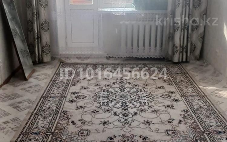 1-комнатная квартира · 30 м² · 2/5 этаж, мкр Айгуль, Чуйкова 61 за 100 000 ₸ в Уральске — фото 2