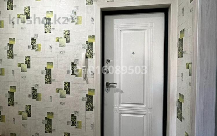 1-комнатная квартира · 30.5 м² · 2/5 этаж, 7 мкр 37 за 6 млн ₸ в Степногорске — фото 2