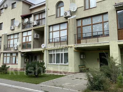 3-комнатная квартира, 80 м², 1/4 этаж, проспект Санкибай батыра 253/2 за 28 млн 〒 в Актобе